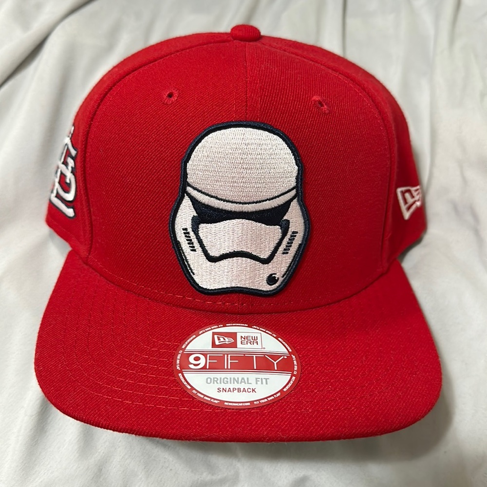 New Era OSFM STARWARS/St. Louis Cardinals stormtrooper mashup SNAPBACK New!
